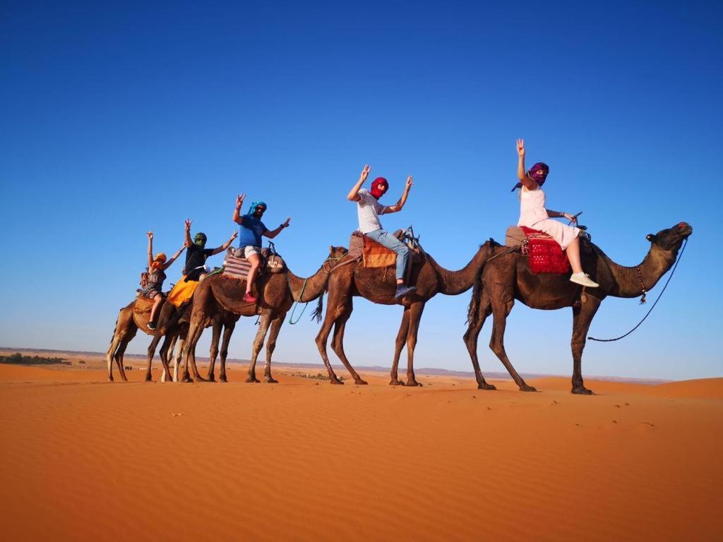 梅尔祖卡 Camel Desert Camp酒店 外观 照片